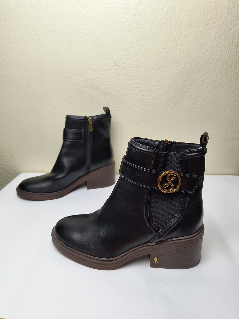 Sam & Libby Natalia 8M Black Leather Ankle Boots with Gold Logo Accent